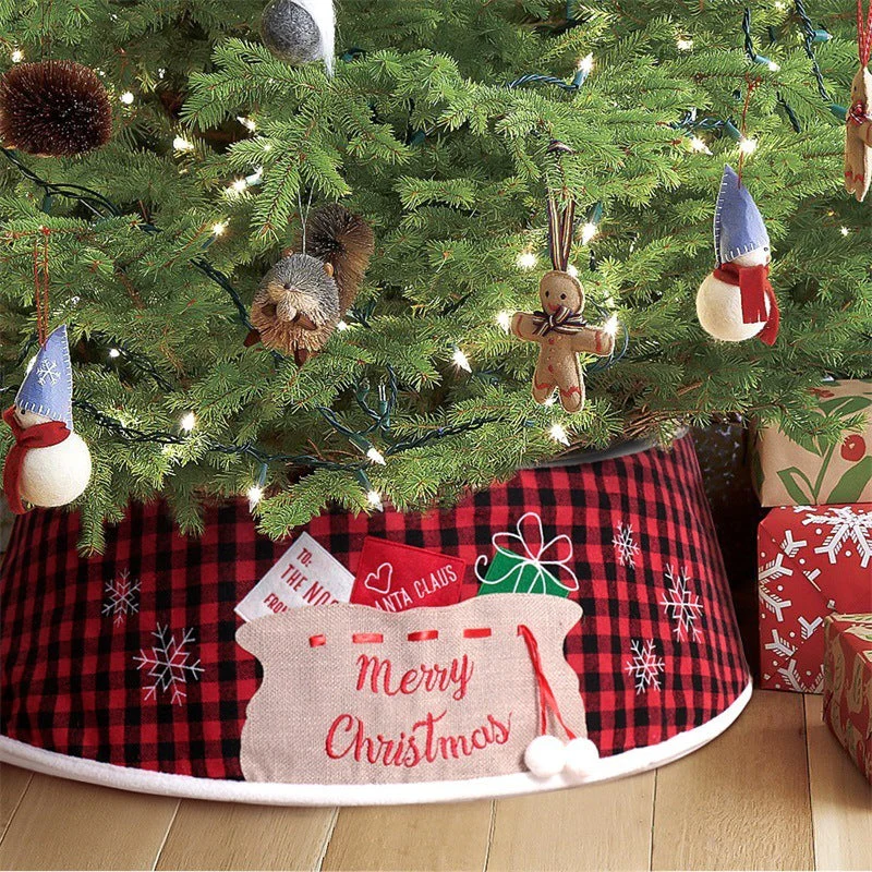 48-inch black and red lattice fabric bag tree skirt - Image 2