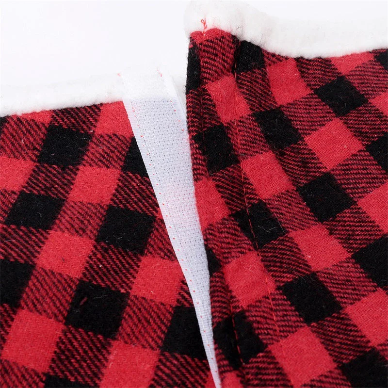 48-inch black and red lattice fabric bag tree skirt - Image 4