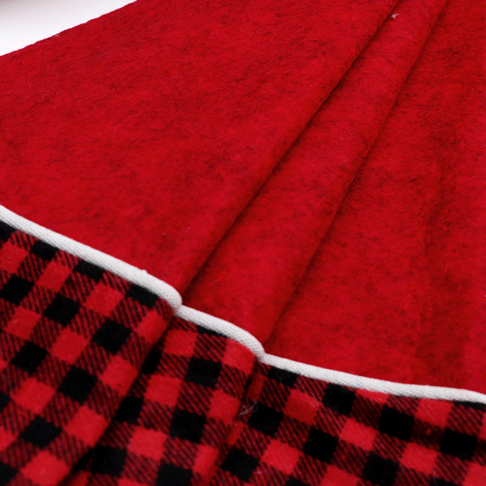 Black and red checkered Christmas tree skirt with border - Image 5