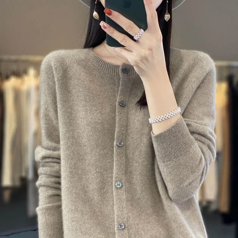 Women's Stylish Round Neck Cardigan Comfortable Knit Knitwear - Image 3