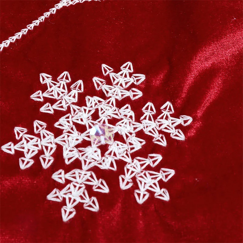 Christmas red velvet fabric snowflake tree skirt - Image 3