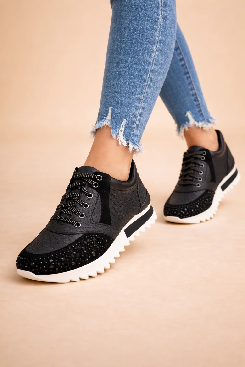 Iga | Women’s Chic Fashion Sneakers with All-Day Comfort - Image 2