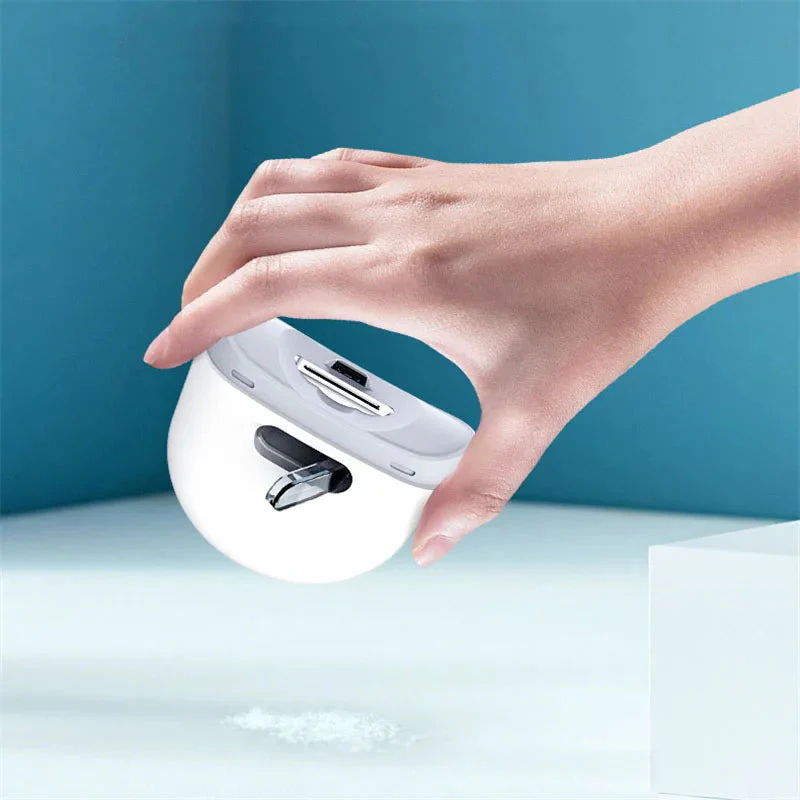 Innovative nail clipper with flashlight | Automatic and safe to use - Novclip - Image 3