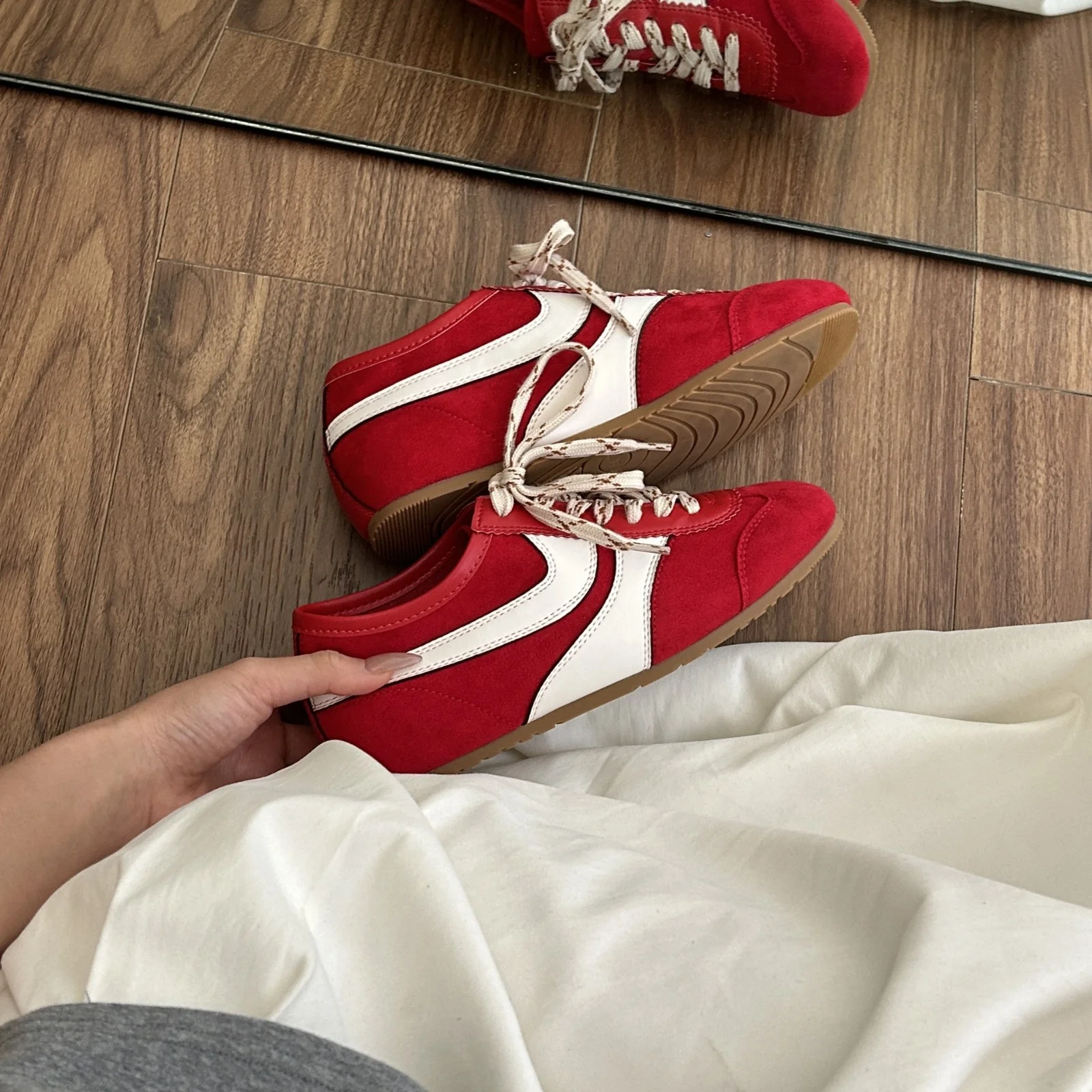 Klara | Women’s Retro Lace-Up Sneakers with All-Day Comfort - Image 6