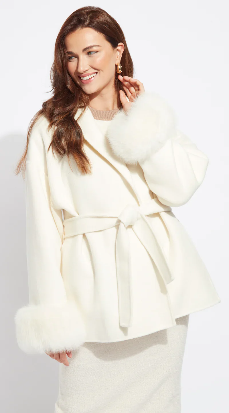 Women's Faux Fur Coat - Elegant Winter Warmth and Comfort - Image 4
