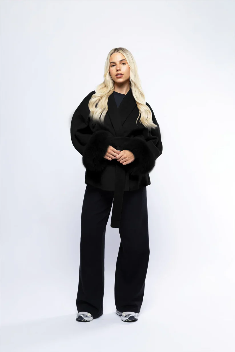 Women's Faux Fur Coat - Elegant Winter Warmth and Comfort - Image 5