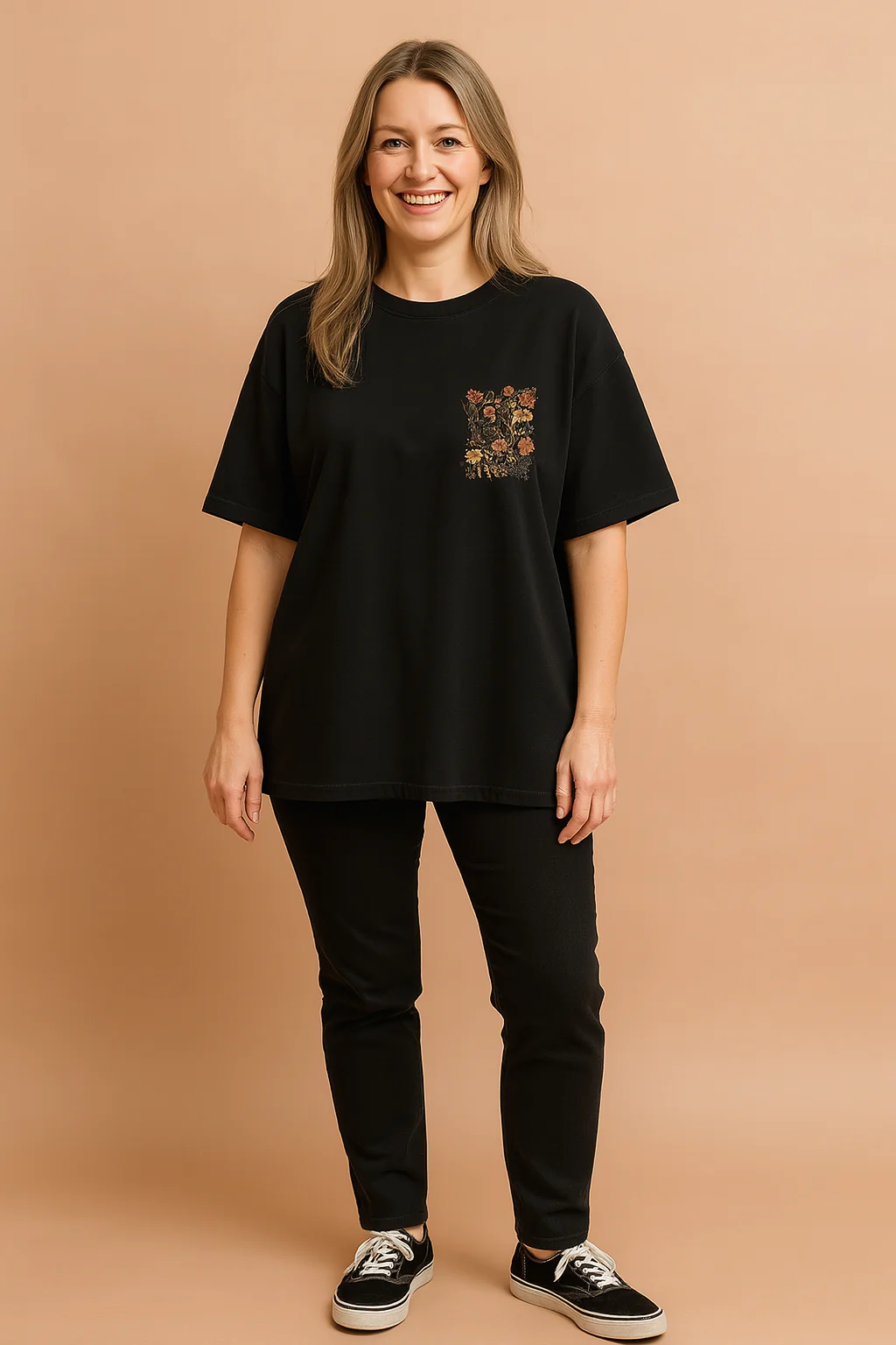 Oliwia | T-shirt with a floral pocket - Image 4
