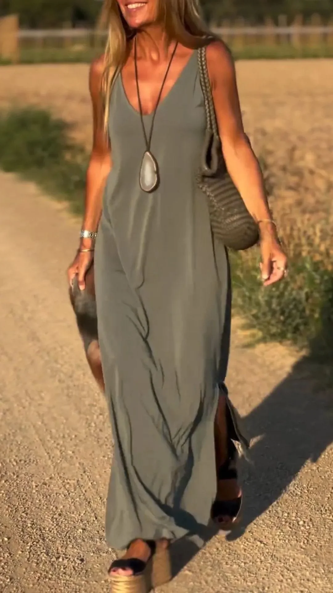 Women's Sleeveless Maxi Dress for Summer Comfort Polyester - Image 5